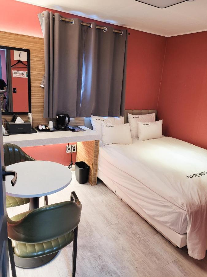 Four Season Motel Jinju Room photo